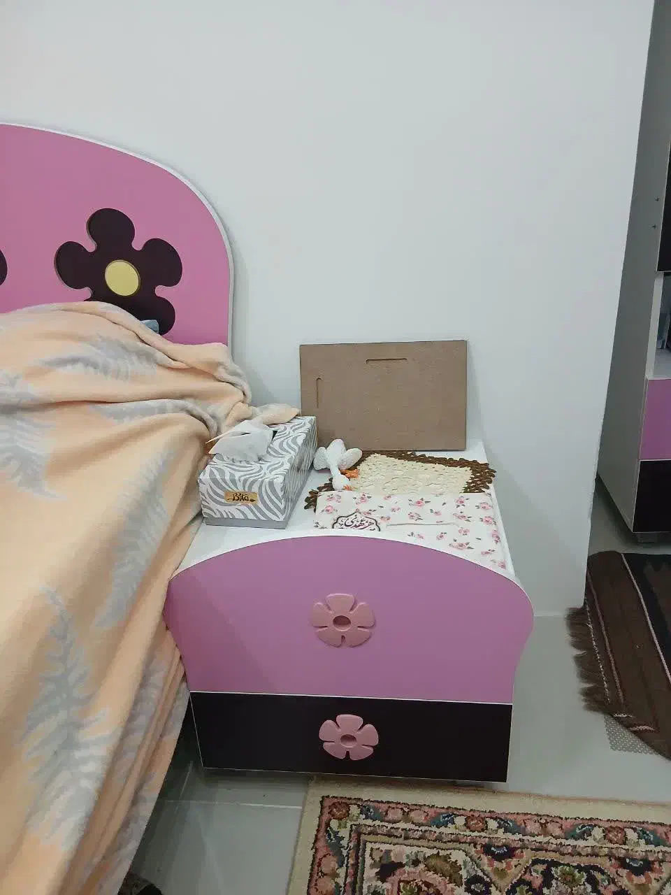 سرویس خواب نوجوان|تخت و سرویس خواب|قم, چهار امامزاده|دیوار