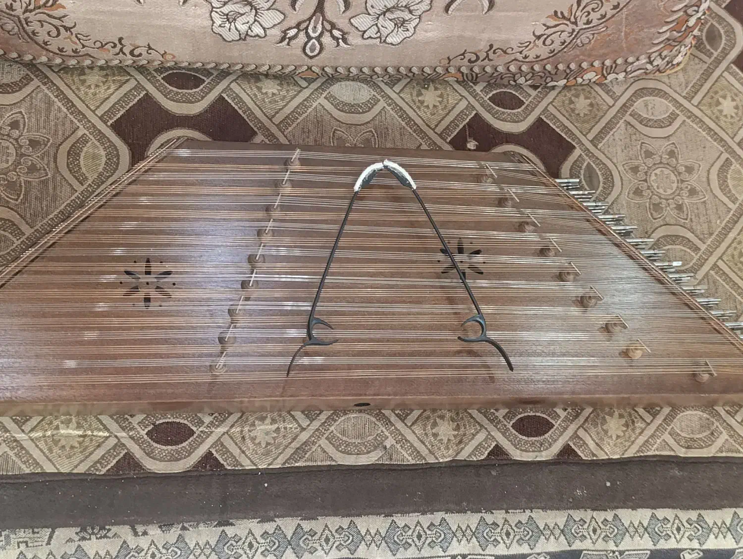 سنتور پرنیان دو مهر|سازهای سنتی|برخوار, |دیوار