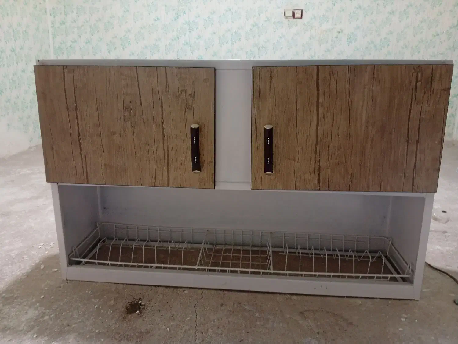 ابچکان|آب‌چکان و نظم‌دهنده ظروف|کرمانشاه, |دیوار