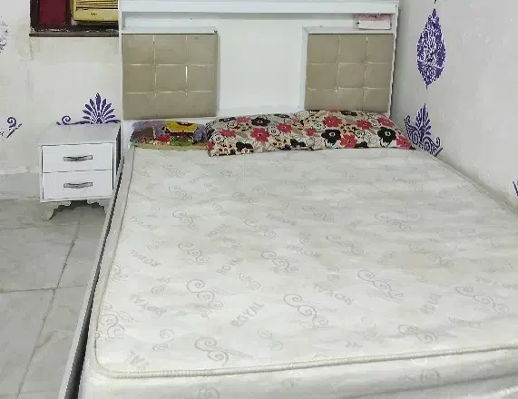 تخت خواب چراغ دار فقط یکم کفی تخت شکست تشک رویال|تخت و سرویس خواب|اهواز, کمپلو شمالی|دیوار