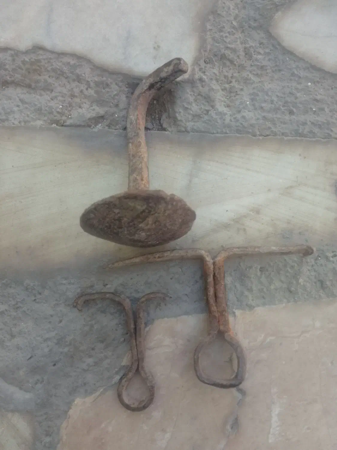 سه عدد میخ درب چوبی قدیمی عتیقه وقلیون|کلکسیون اشیاء عتیقه|بم, |دیوار