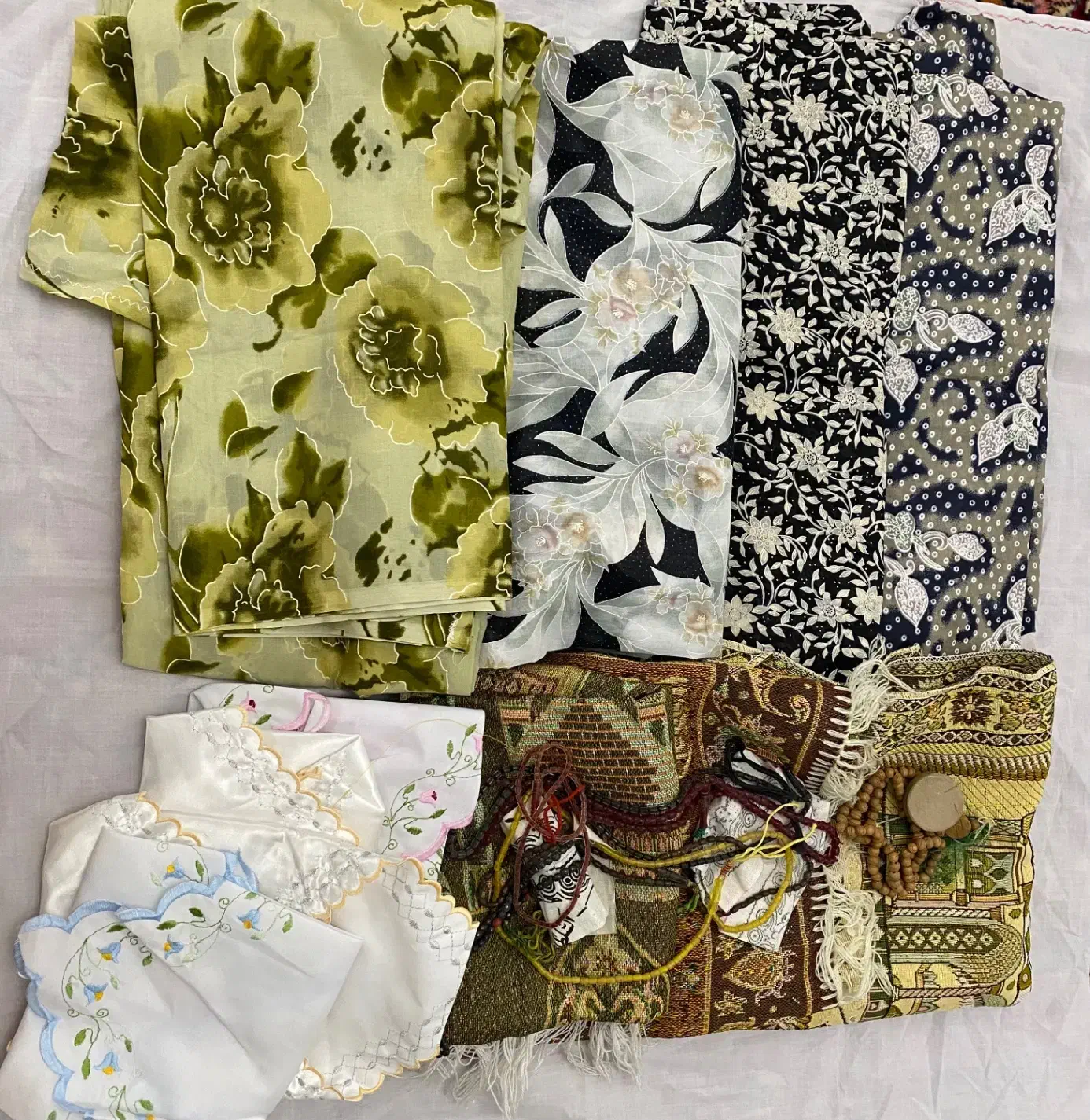 چادر و جانمازی|لباس|مرند, |دیوار