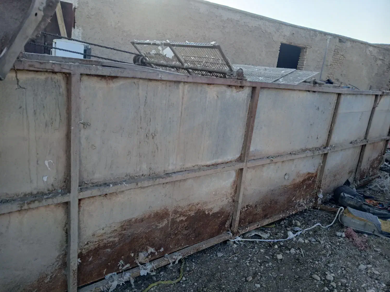 حوضه اسیاب|ماشین‌آلات صنعتی|اقلید, |دیوار