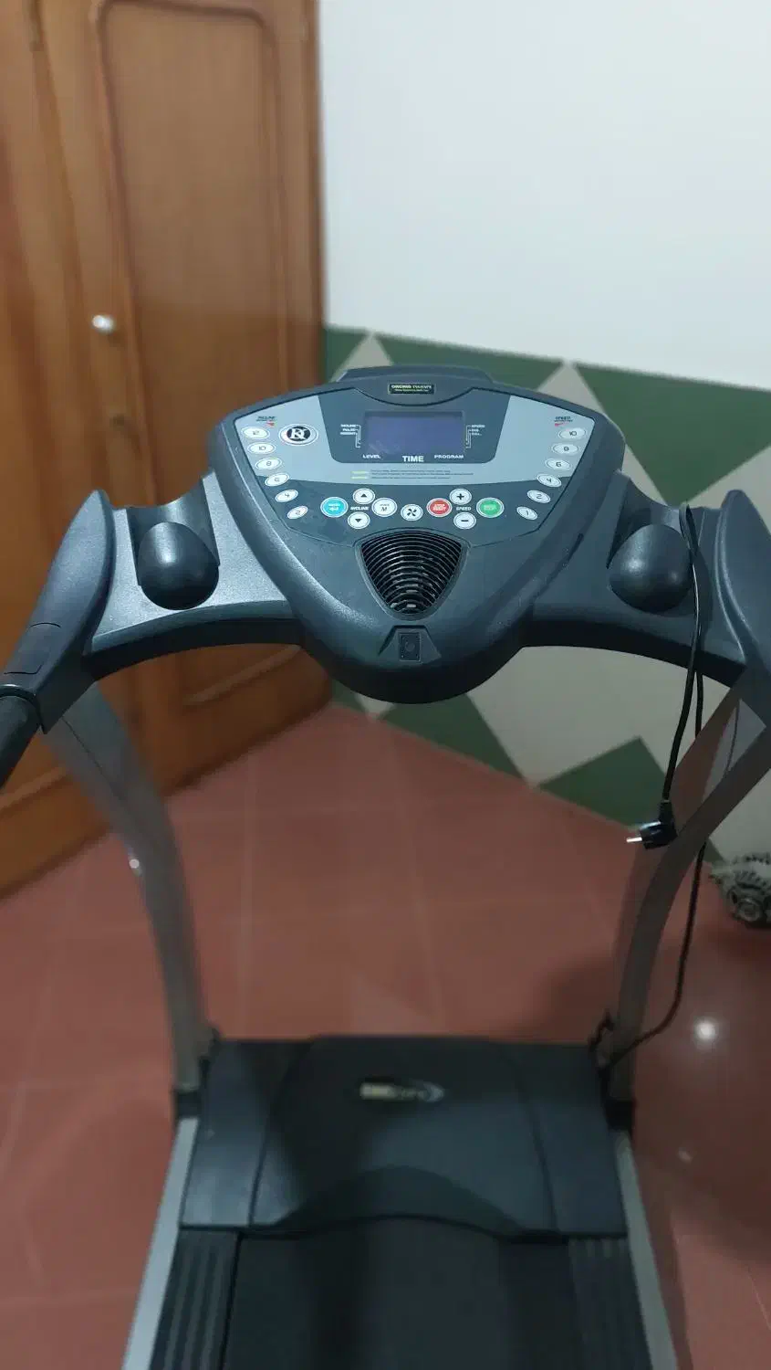 تردمیل و دوچرخه|تجهیزات ورزشی|جیرفت, |دیوار