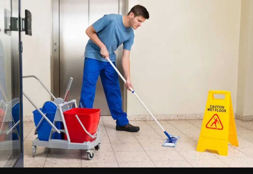 سرایدار باغ ویلا فقط یک نفر اقا،|استخدام سرایداری و نظافت|شهریار, بکه|دیوار