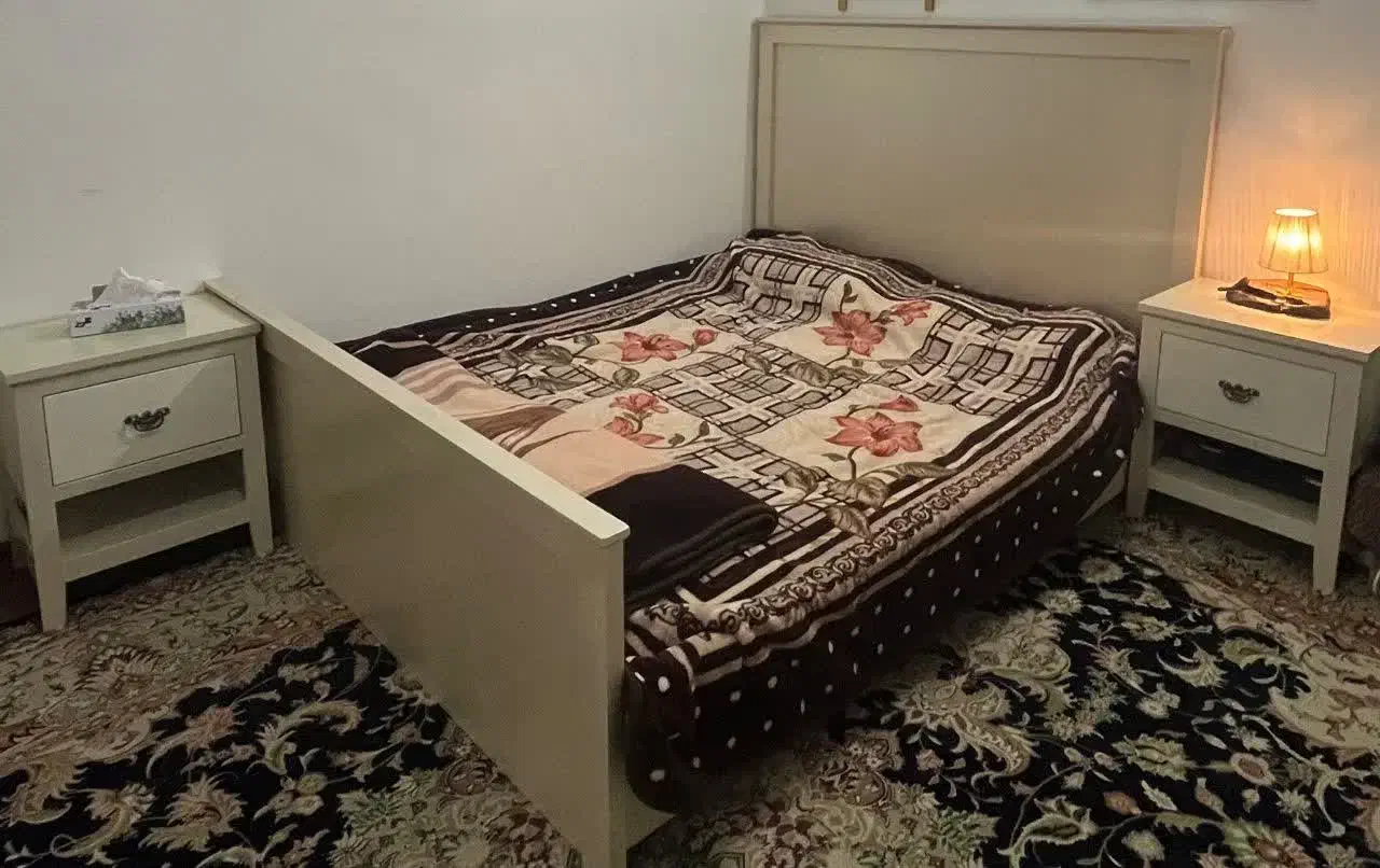 تختو پاتختی و آینه دراور|تخت و سرویس خواب|گلبهار, شهر جدید گلبهار|دیوار