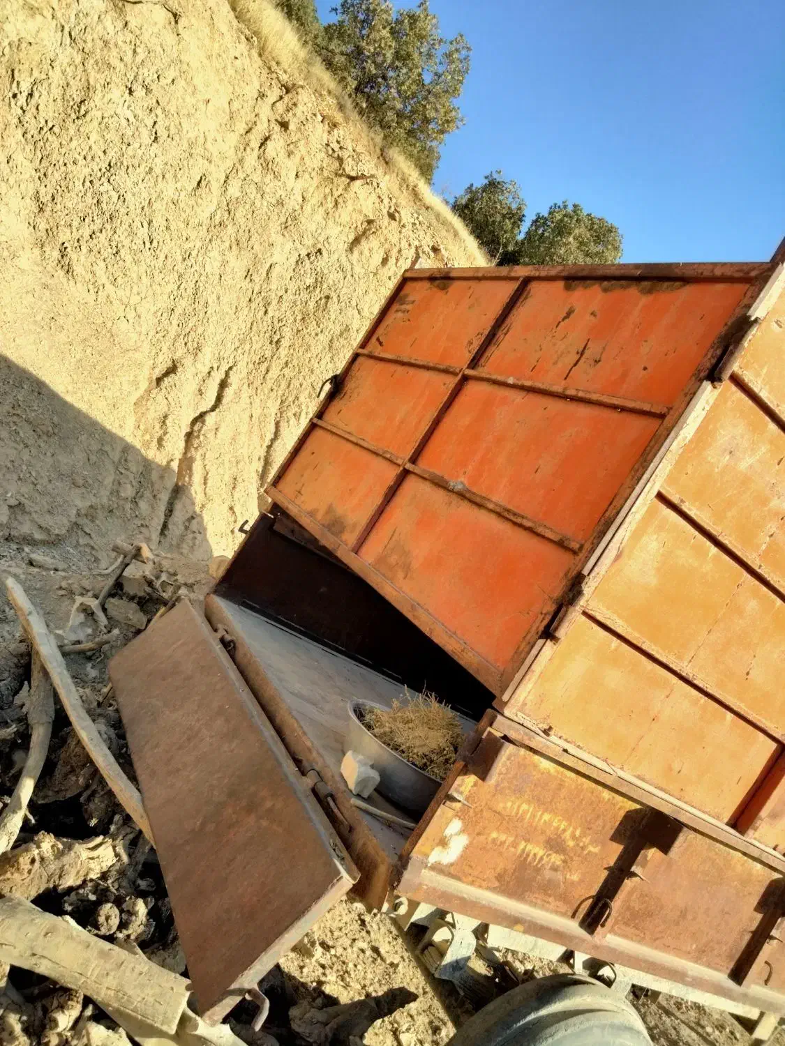 تریلی|خودرو سنگین|زمکان, |دیوار