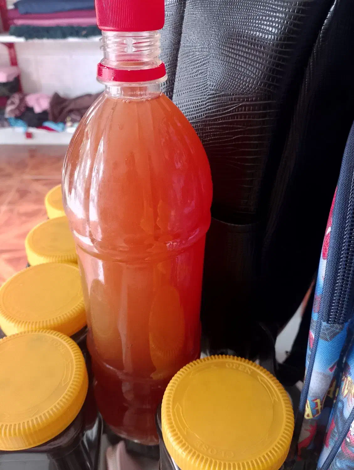 شیره انگور و سرکه طبیعی خانگی موجود می‌باشد|خوردنی و آشامیدنی|حویق, |دیوار