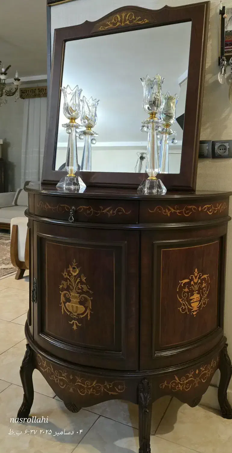 آینه کنسول کلاسیک چوبی. تمیز وسالم|بوفه، ویترین، کنسول|گرگان, |دیوار