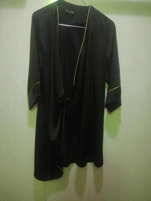 پالتو کیف|لباس|کرج, ساسانی (قلمستان)|دیوار