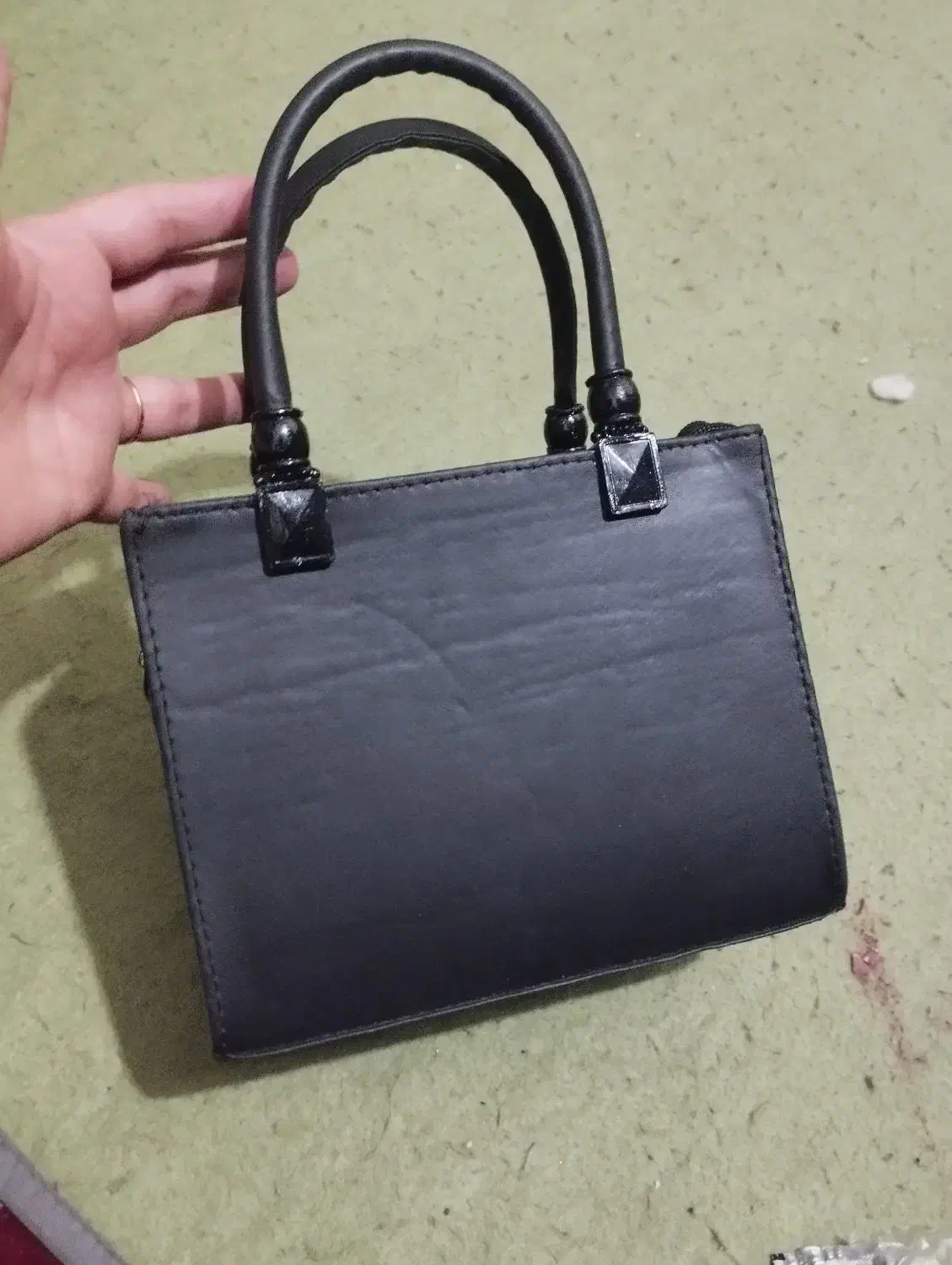 کیف مجلسی|کیف، کفش، کمربند|اهواز, مجاهد|دیوار