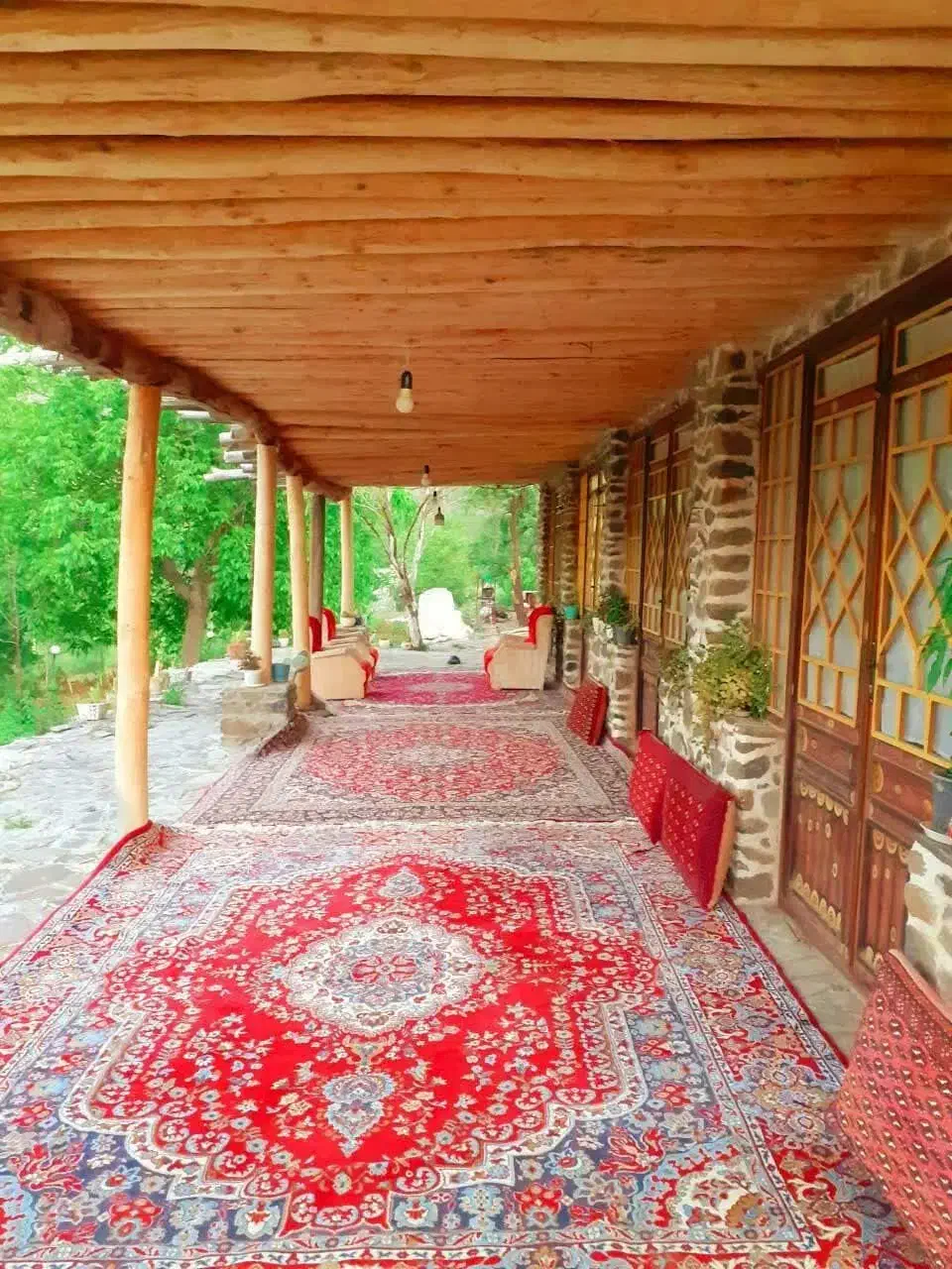 اقامتگاه بومگردی دهبنه|اجارهٔ کوتاه‌مدت ویلا و باغ|تویسرکان, |دیوار