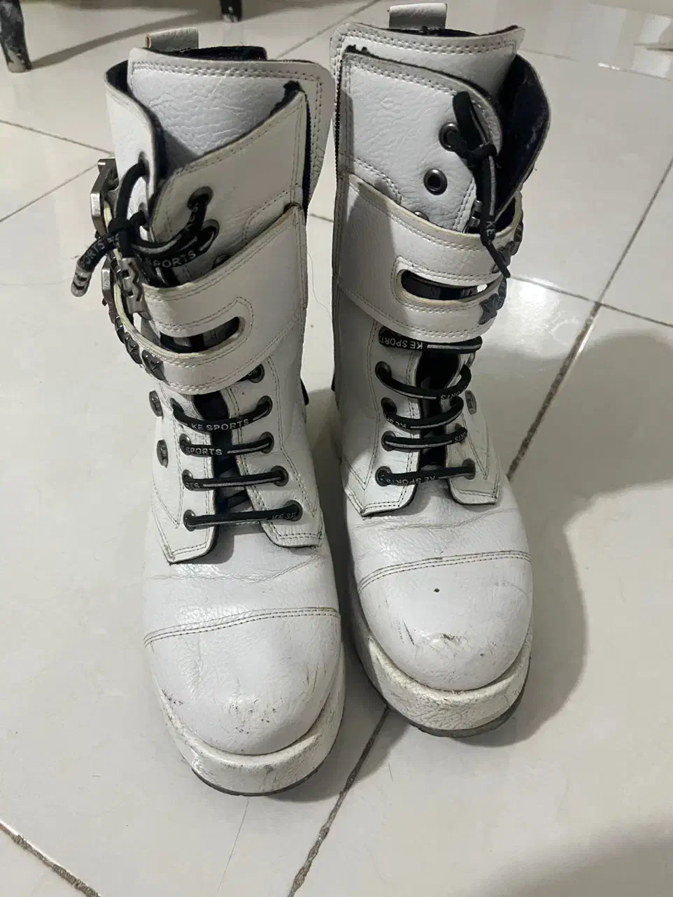 بوت سفید سایز ۳۷|کیف، کفش، کمربند|پاکدشت, پاکدشت (مامازند)|دیوار