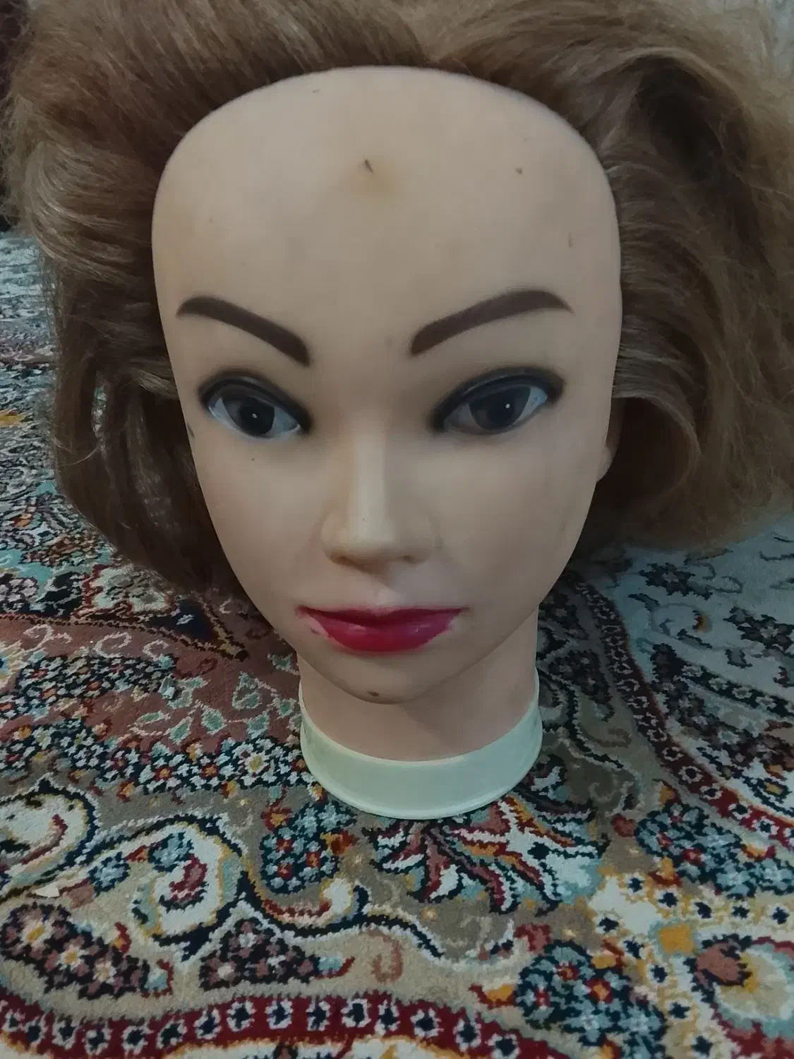 کله مانکن|آرایشگاه و سالن‌های زیبایی|آشخانه, |دیوار