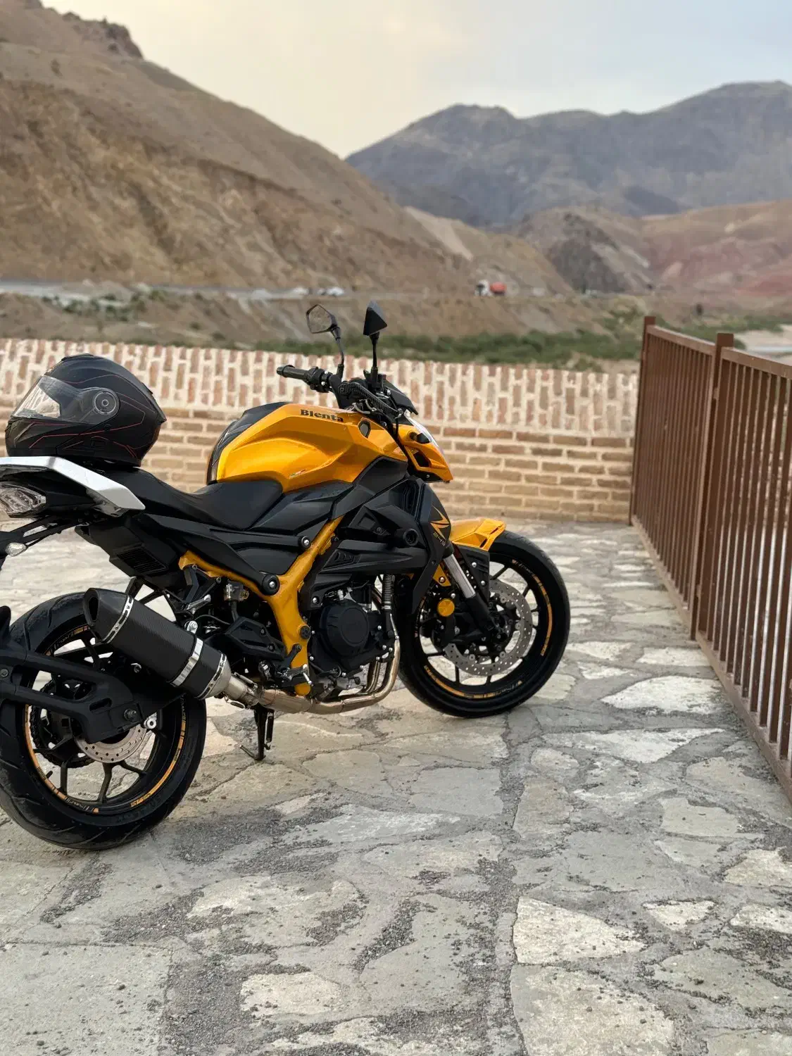 بلنتا Z300|موتورسیکلت|میانه, |دیوار