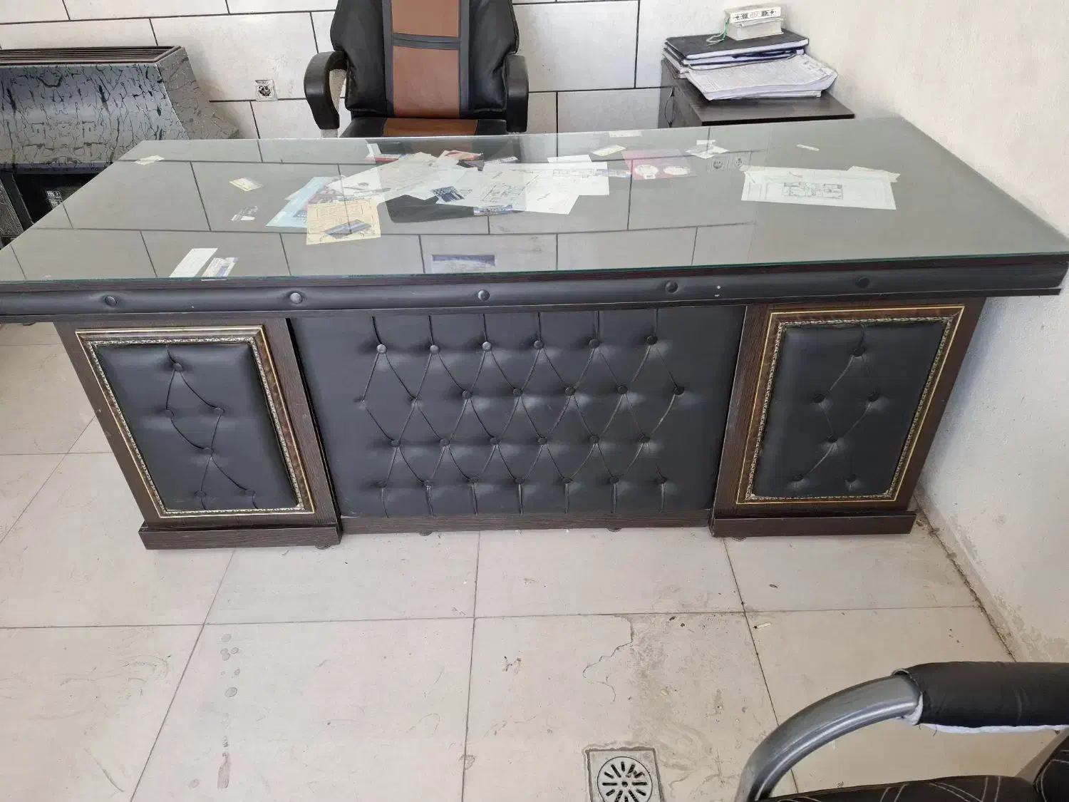 باسلام تعداد 8 عددصندلی اداری ویک صندلی اداری ویک|مبلمان اداری|شیراز, پودنک|دیوار