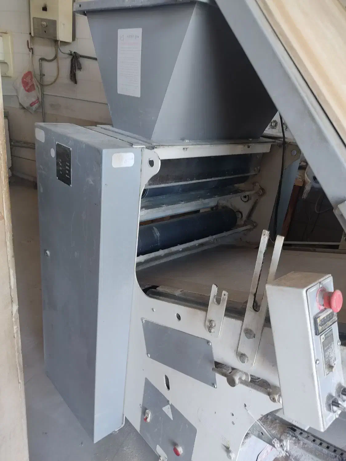 دستگاه سه کاره پاک اندیشان گرد بر|ماشینآلات صنعتی|فلاورجان, |دیوار