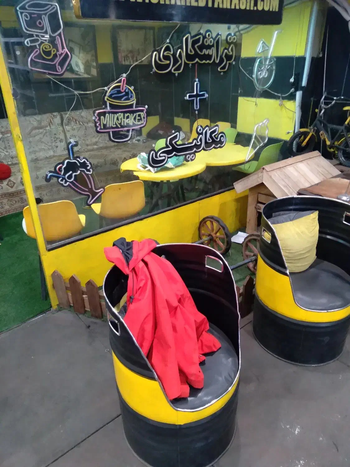 میز مدیریت وصندلی|دفتر کار|اندیشه, اندیشه فاز ۱|دیوار