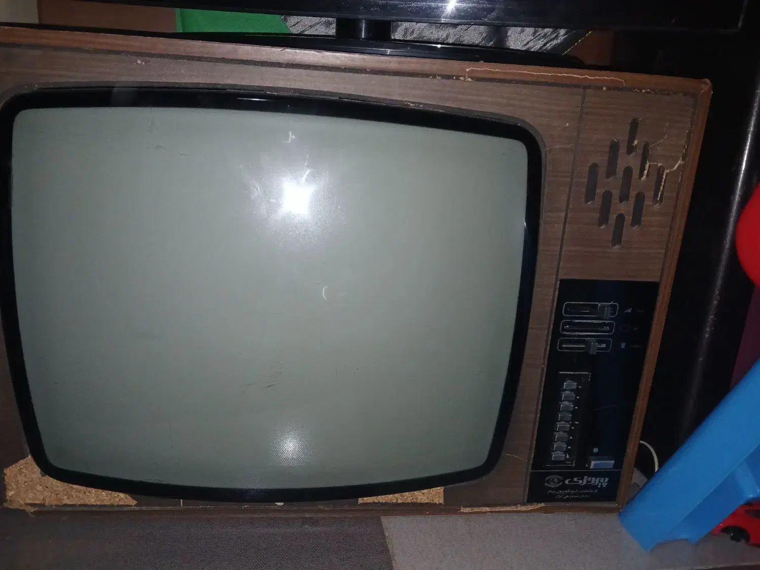 تلویزیون قدیمی|تلویزیون و پروژکتور|بم, |دیوار