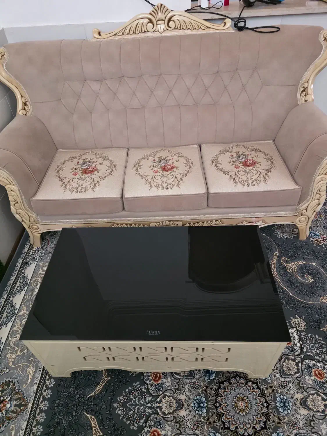 فروش لوازم خانگی(قیمت توافقی)|مبلمان خانگی و میز عسلی|سیرجان, |دیوار