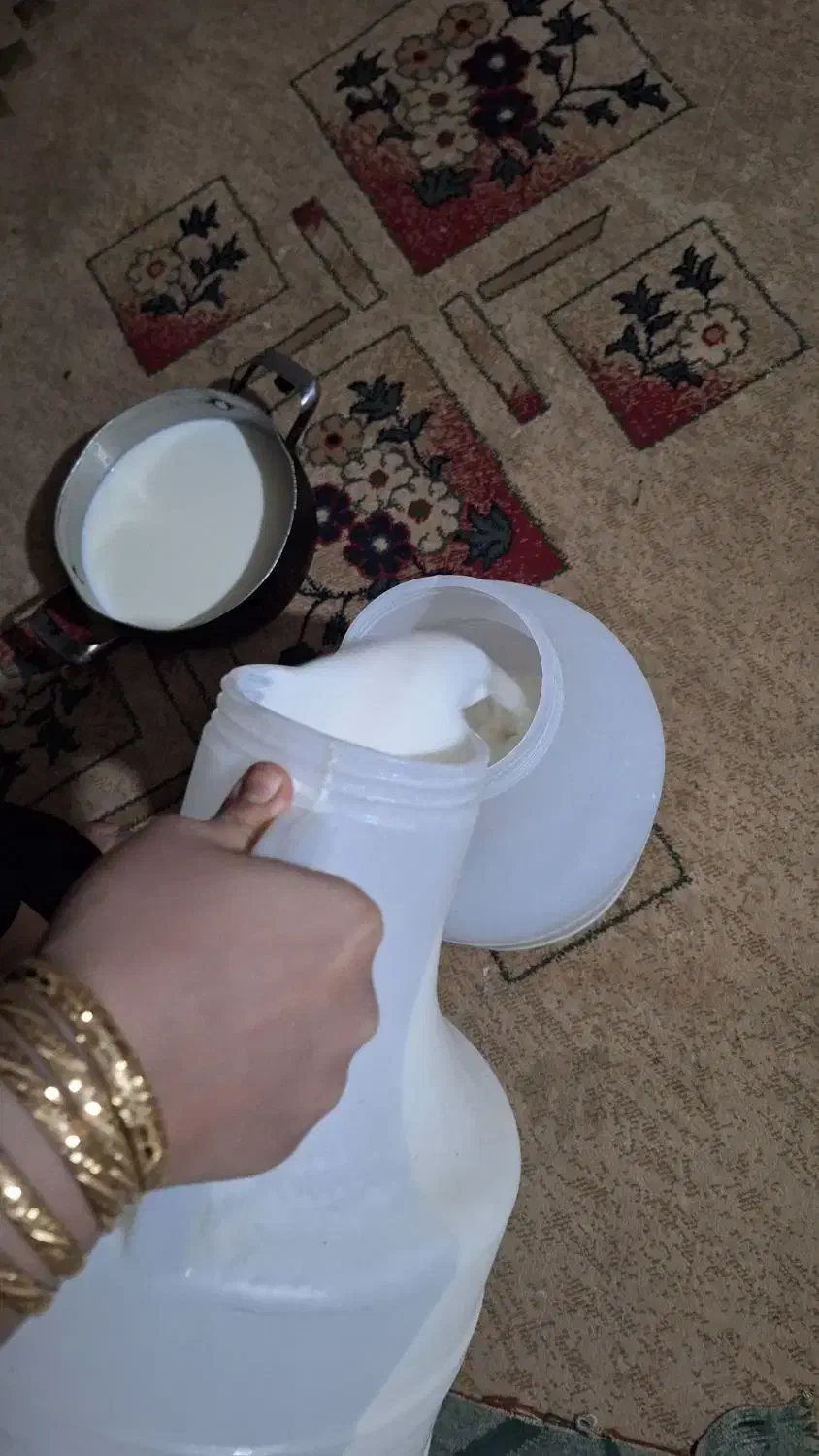 شیر تازه|خوردنی و آشامیدنی|آبپخش, |دیوار