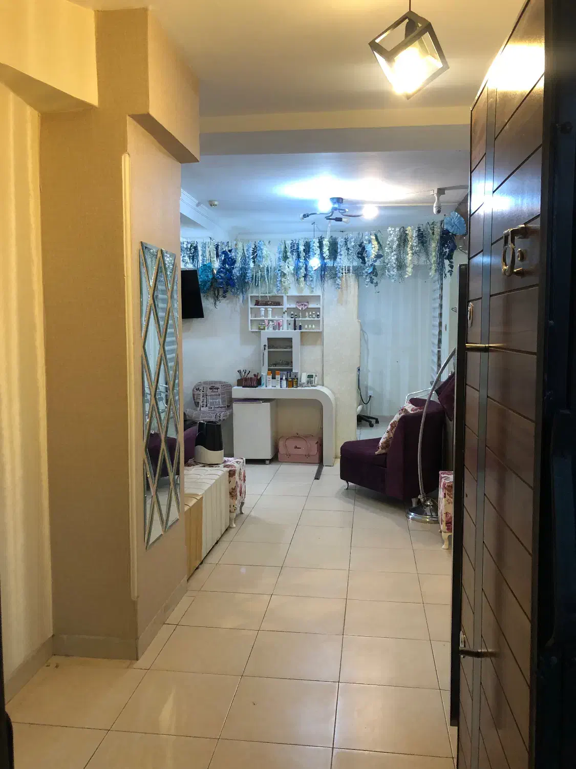 واحدکف استقلال|اجارهٔ دفتر کار، اتاق اداری، مطب|پرند, فاز ۲|دیوار