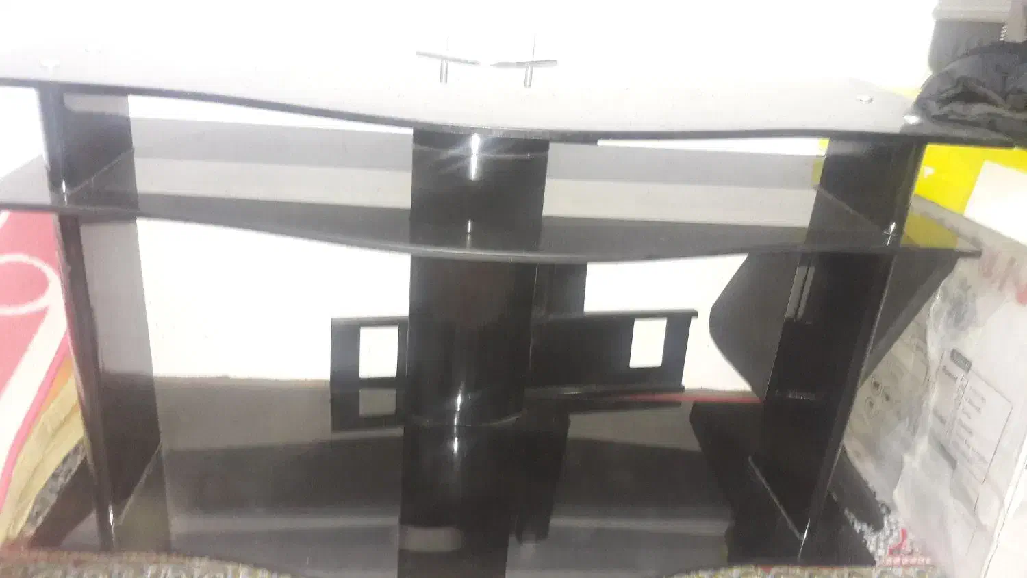 تلویزیون سامسونگ ۲۱ اینچ با میز|تلویزیون و پروژکتور|فولادشهر, B5|دیوار