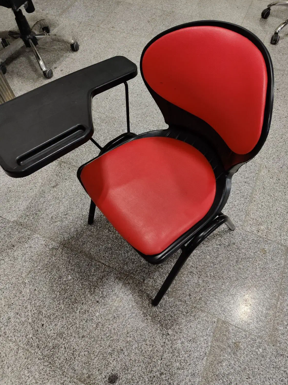 صندلی دانشجویی|صندلی و نیمکت|پردیس, فاز ۶|دیوار