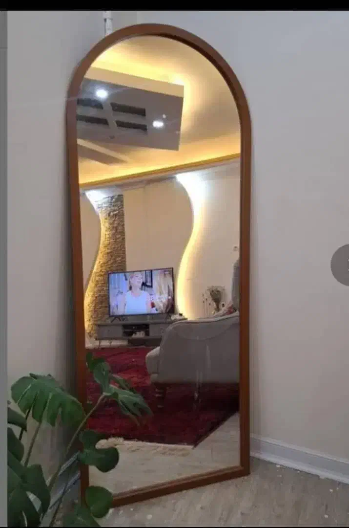 آینه لیوناس|آینه|ایلام, |دیوار