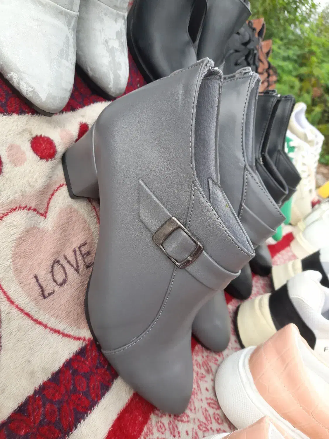 فروش نیم بوت و کتانی تک سایز نصف قیمت بازار|کیف، کفش، کمربند|لاهیجان, شیخ زاهد|دیوار