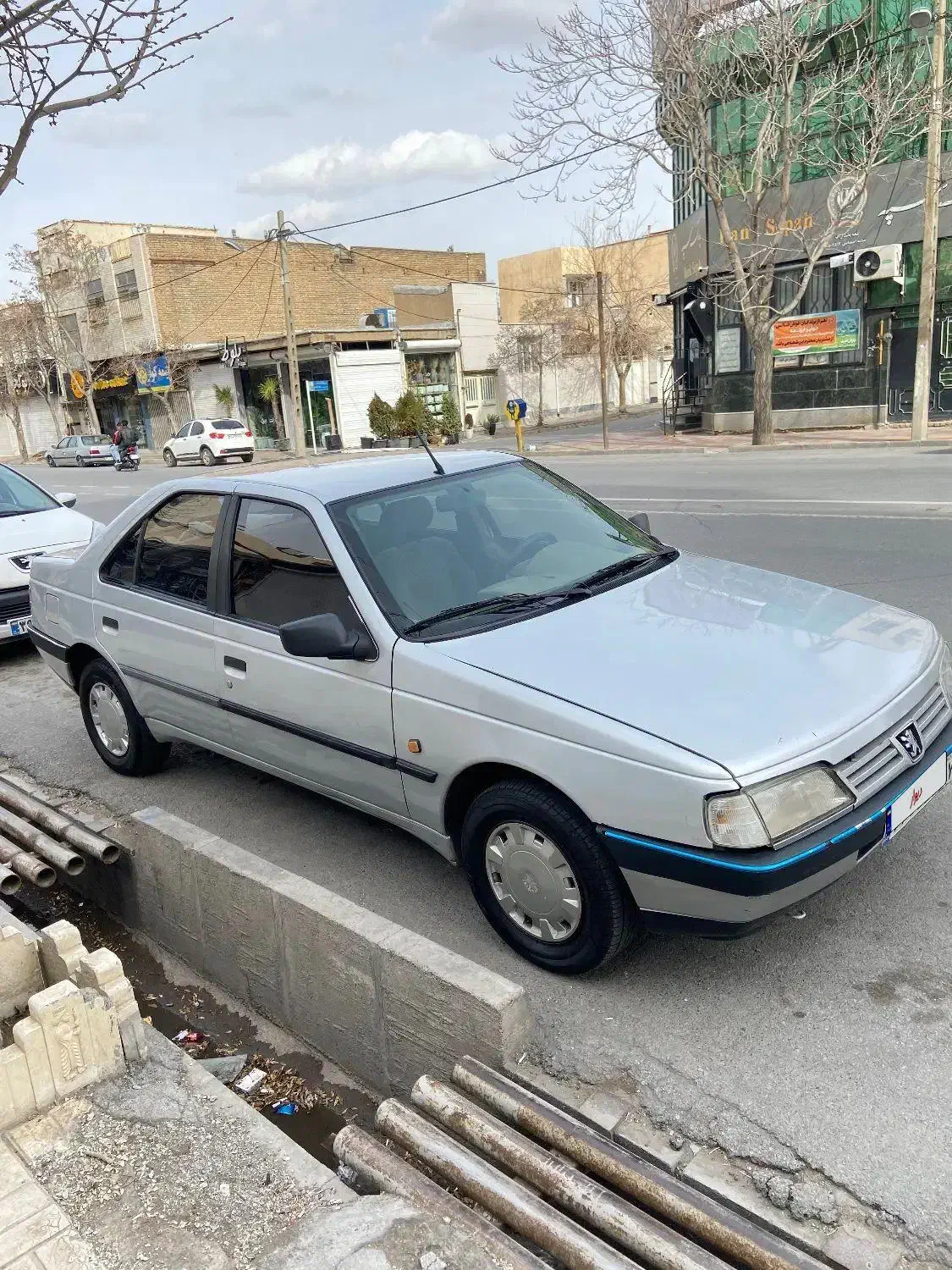 ۴۰۵|خودرو سواری و وانت|اراک, |دیوار