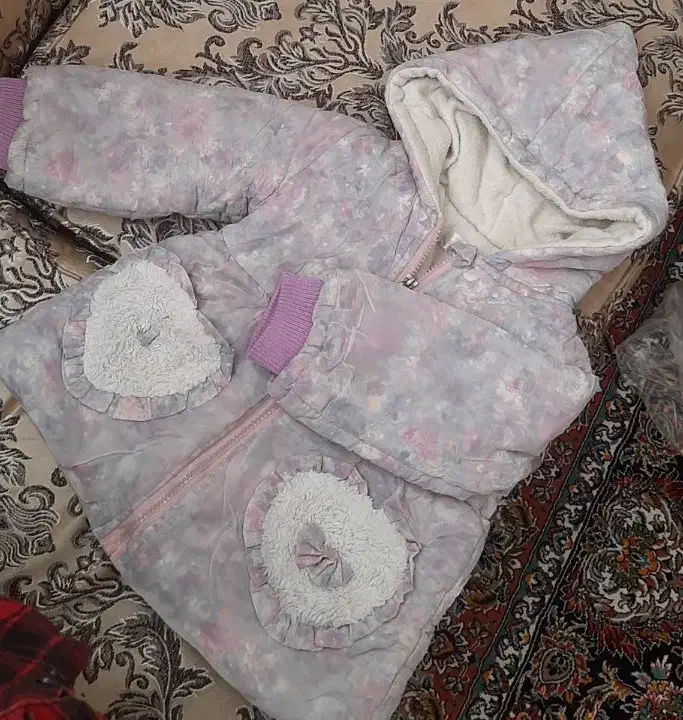 کاپشن و بارانی ولباس و کفش دخترانه|کفش و لباس بچه|تربتحیدریه, ۴۵ متری|دیوار