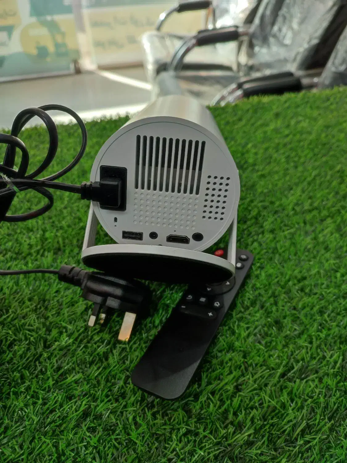 پرزکتور هوشمند|تلویزیون و پروژکتور|نیشابور, محله میدان باغات|دیوار