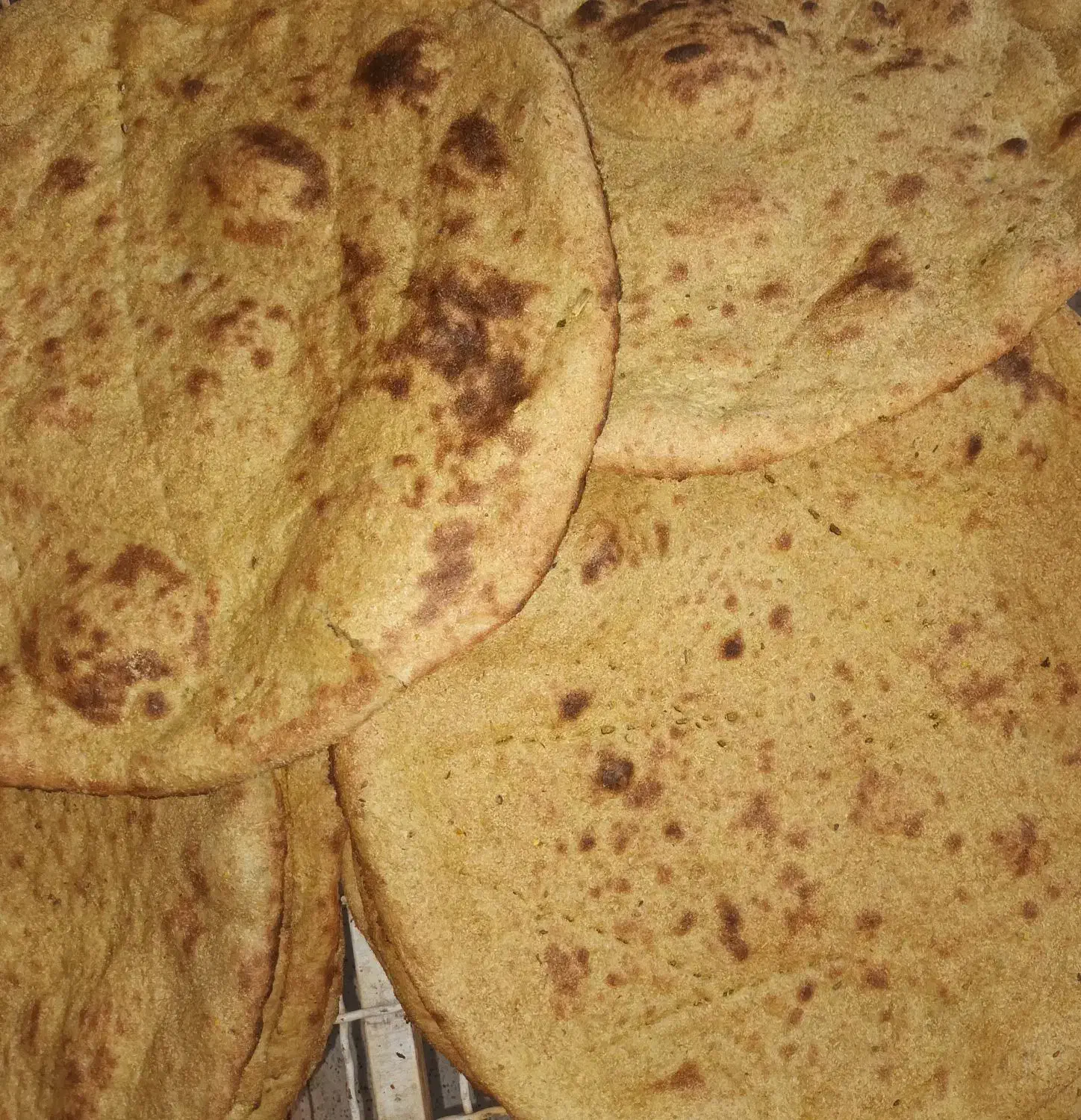 نون تنوری خونگی تخمه زده و ساده فقط برا مغازه دارا|خوردنی و آشامیدنی|رفسنجان, |دیوار