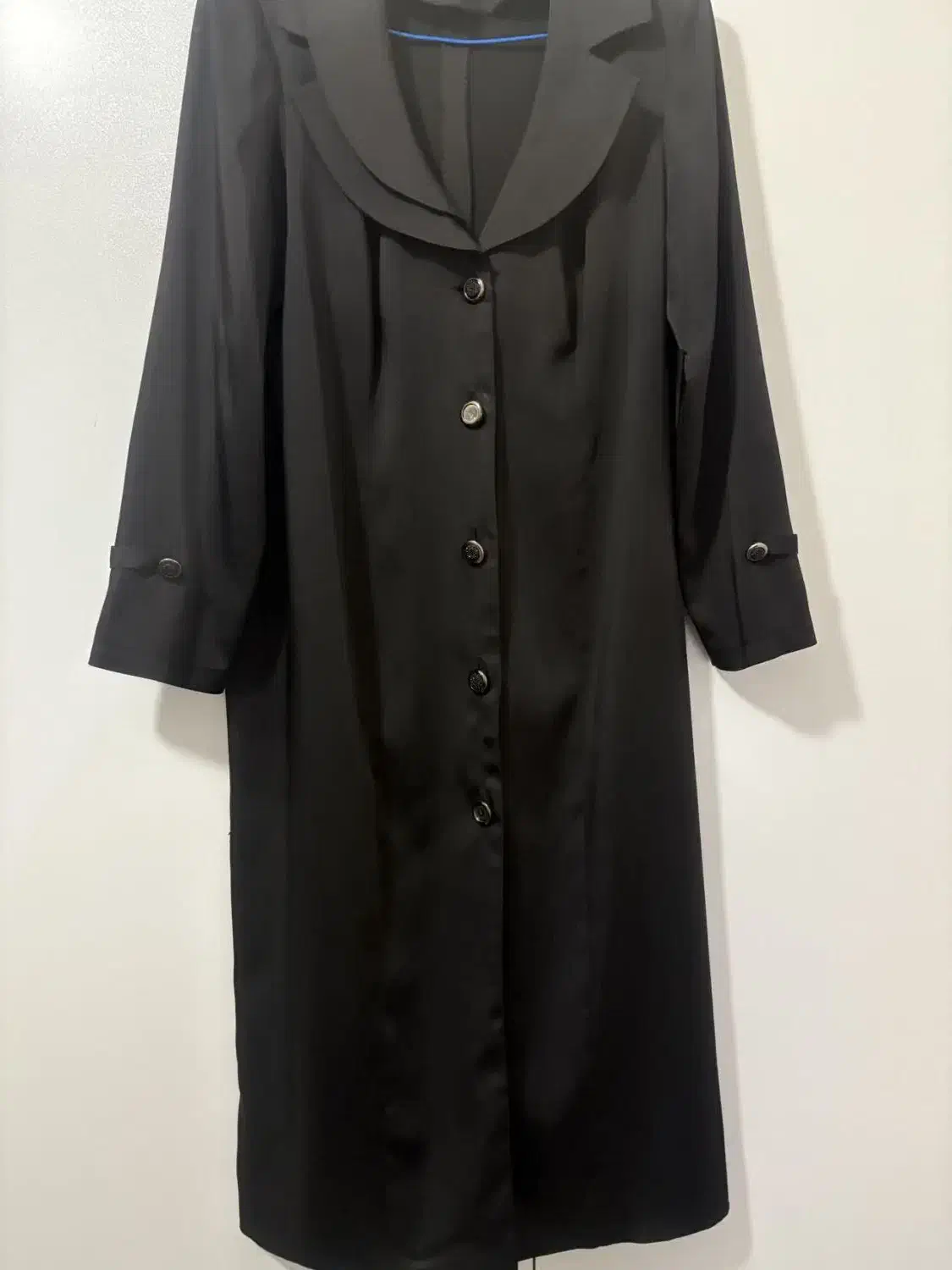 تعدادی تونیک|لباس|مشهد, تربیت (صدف)|دیوار