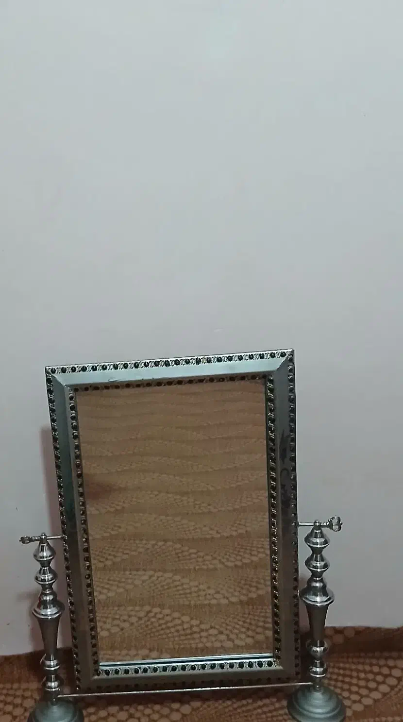 آینه و شمعدان|آینه|کرمانشاه, |دیوار