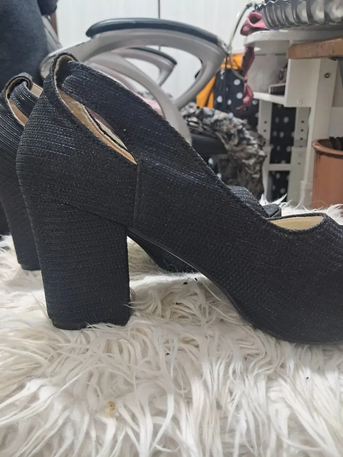 کفش|کیف، کفش، کمربند|شیروان (خراسان), |دیوار