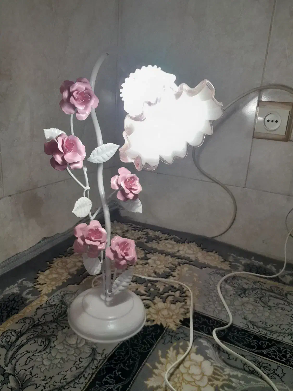 چراغ خواب یا آباژور رومیزی|چراغ خواب و آباژور|قم, زند آباد|دیوار