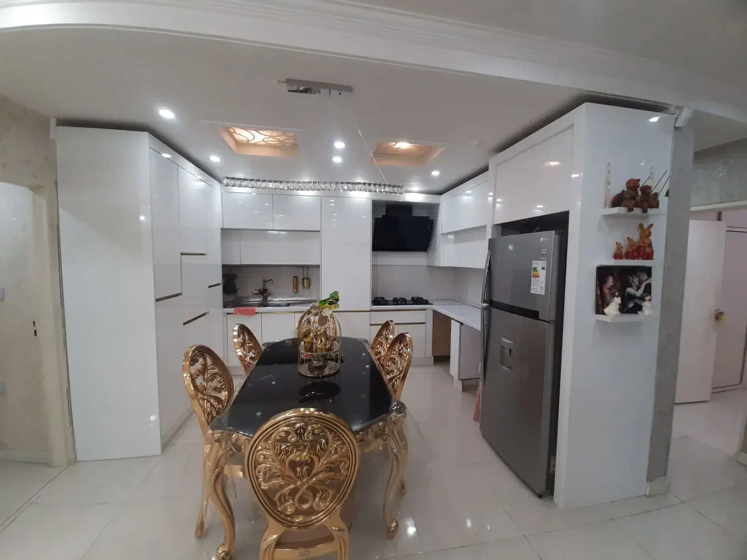 اپارتمان ۶۸متری بااسانسور وپارکینگ زیرقی مت بازار|فروش آپارتمان|قرچک, شهرک طلائیه|دیوار