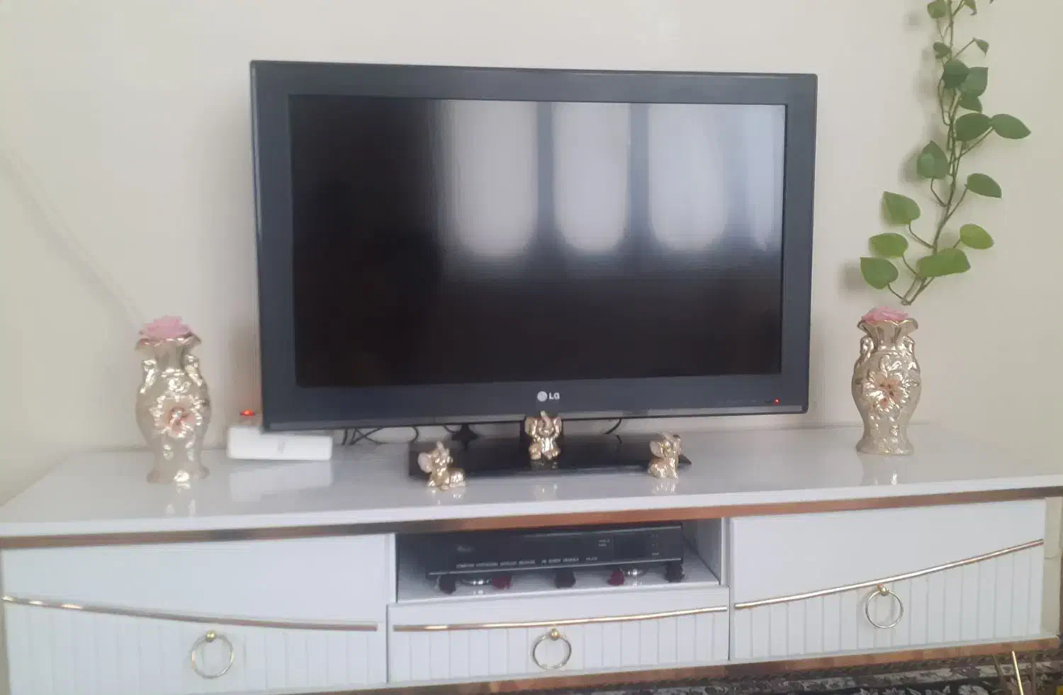 تلویزیون۳۲ ال جی|تلویزیون و پروژکتور|قدس, شهر‌قدس|دیوار