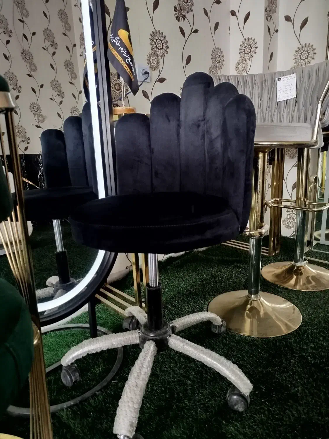 صندلی انگشتی مجموعه زرکالا|آرایشگاه و سالنهای زیبایی|یاسوج, |دیوار