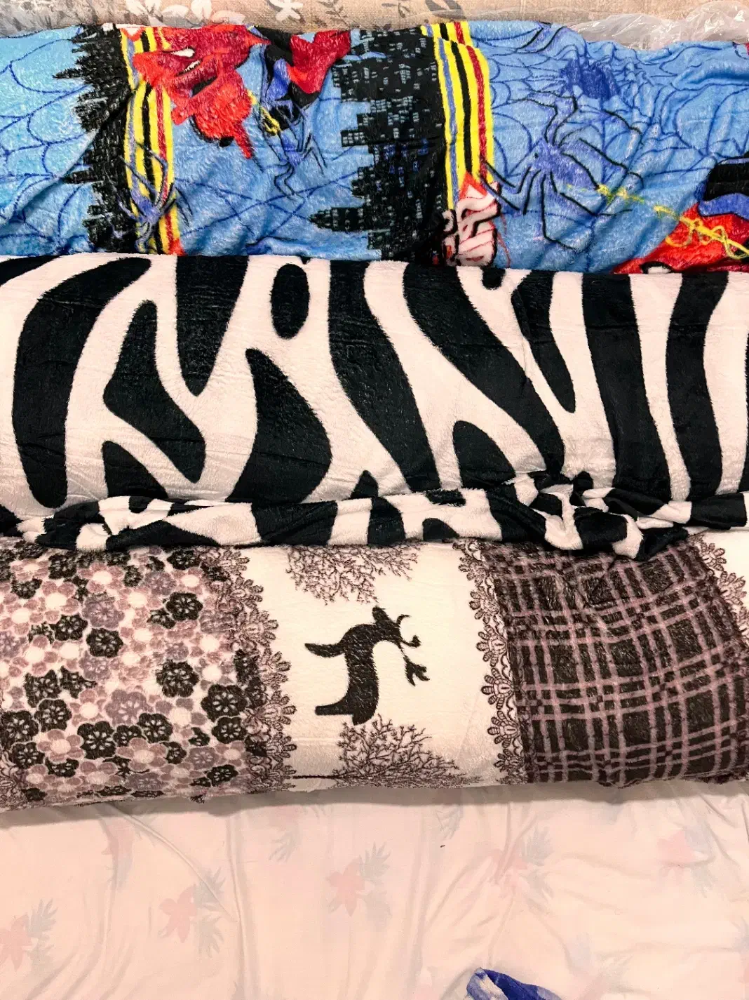 پتو مسافرتی متری|رختخواب، بالش، پتو|دلوار, |دیوار