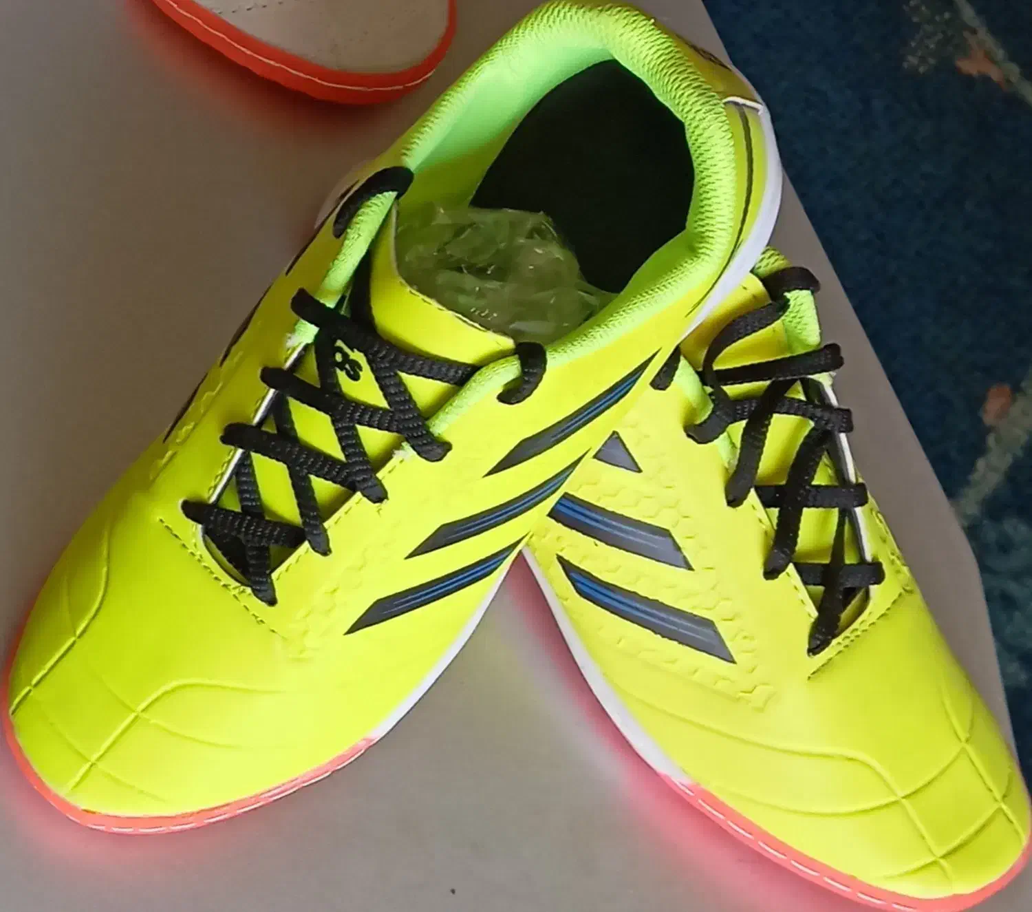 اسپورت سالن|کیف، کفش، کمربند|اصفهان, شاهد|دیوار