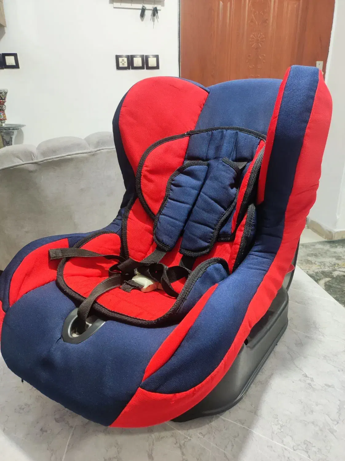 صندلی ماشین درحد نو|تخت و صندلی بچه|رباطکریم, رباطکریم|دیوار