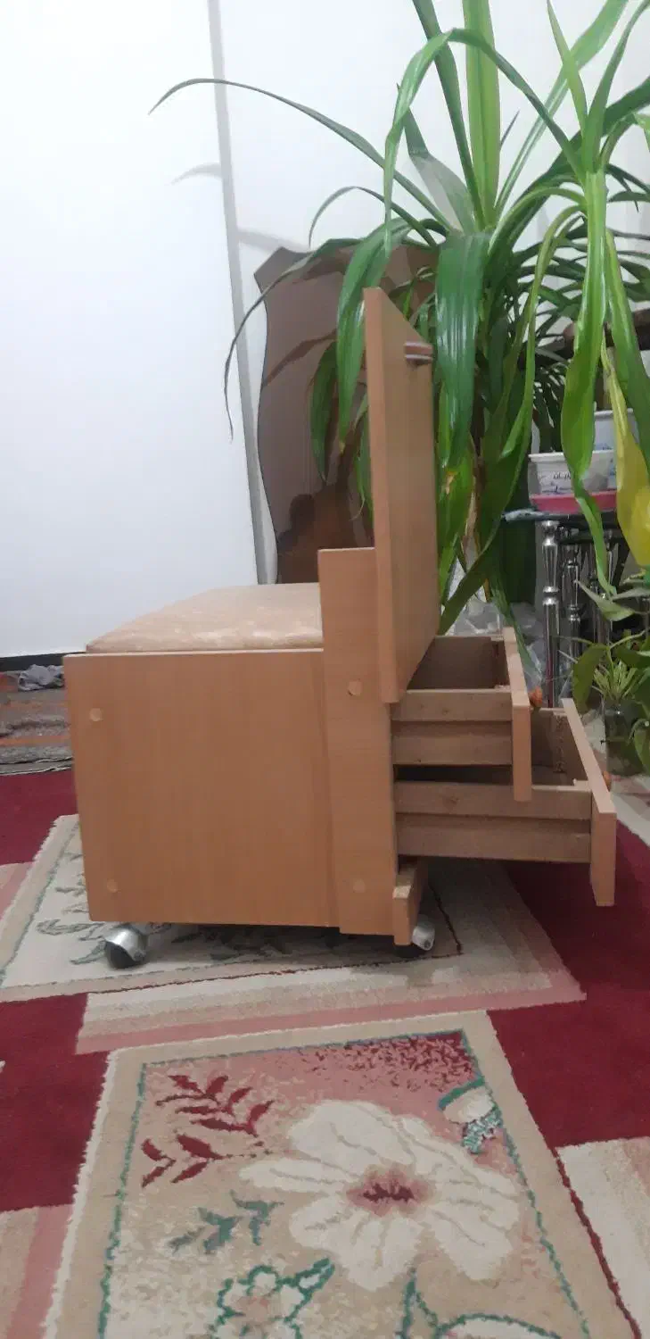 میز چرخ خیاطی با صندلی|لوازم خیاطی و بافتنی|شاهینشهر, حافظ جنوبی|دیوار