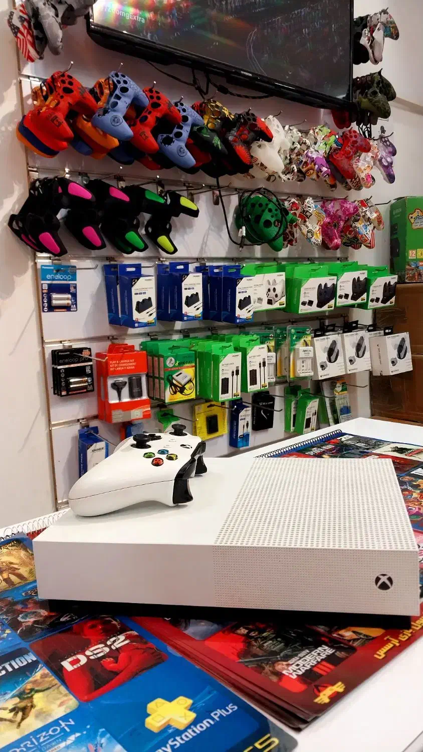 کنسول بازی Xbox one s|کنسول، بازی ویدئویی و آنلاین|اصفهان, خانه اصفهان|دیوار