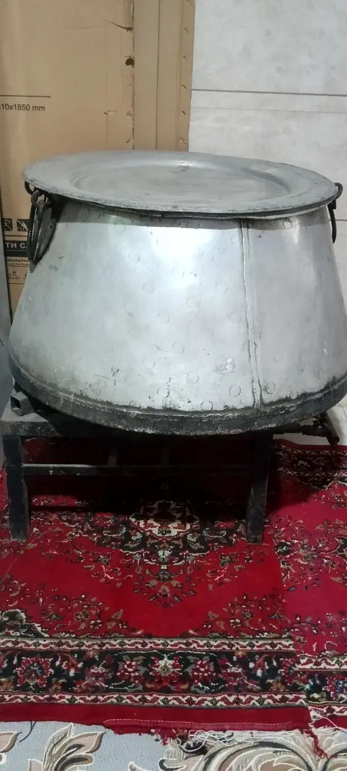 دیگ‌مجلسی‌بزرگ|ظروف پخت‌وپز|خان ببین, |دیوار