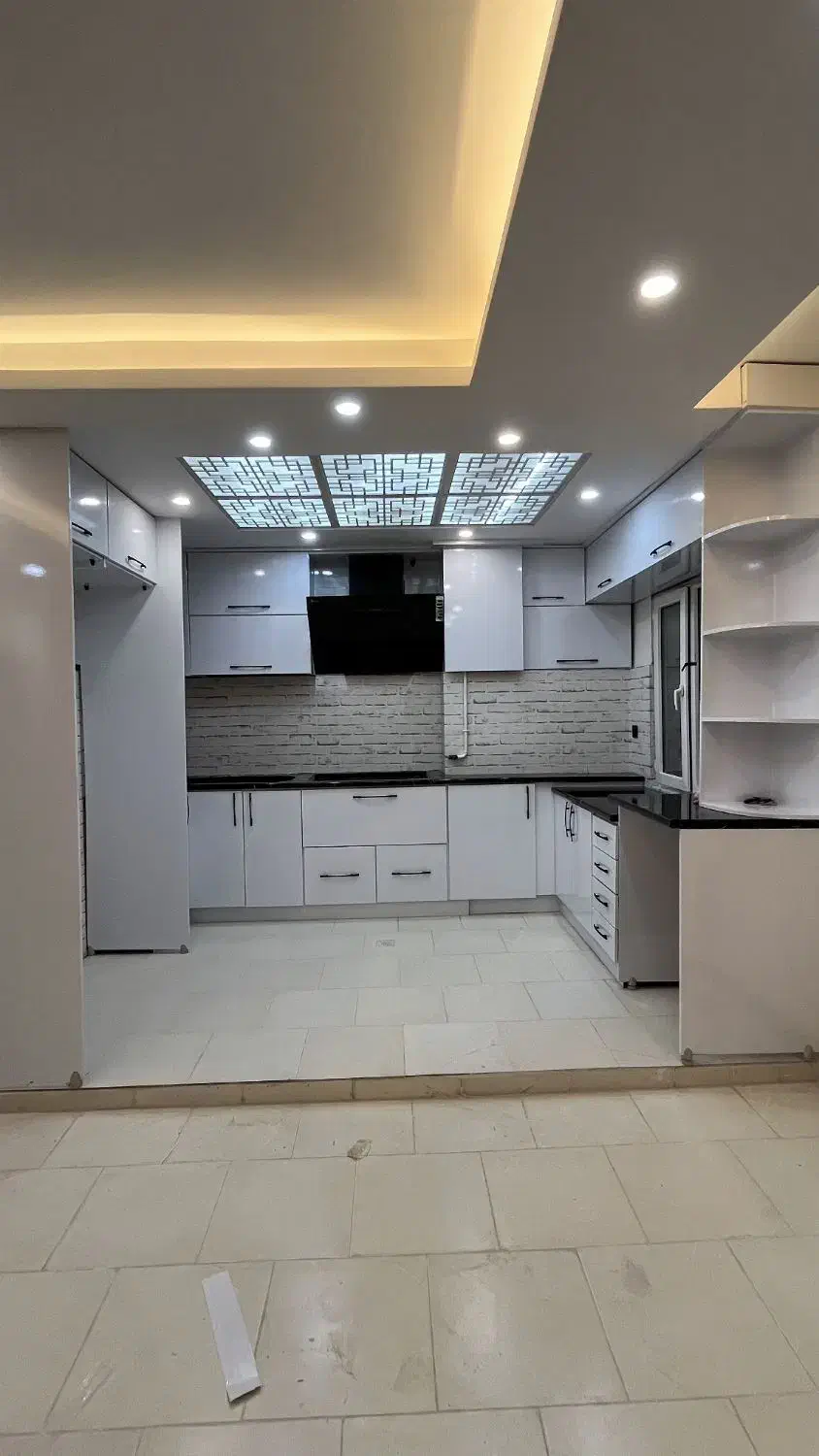 نصاب برچسب کابینت|خدمات پیشه و مهارت|رشت, دباغیان|دیوار