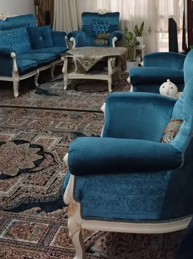 فروش مبل 7 نفره و میزناهار خوری 8 نفره|مبلمان خانگی و میز عسلی|محمدشهر, شهرک پیام (مهرالبرز)|دیوار