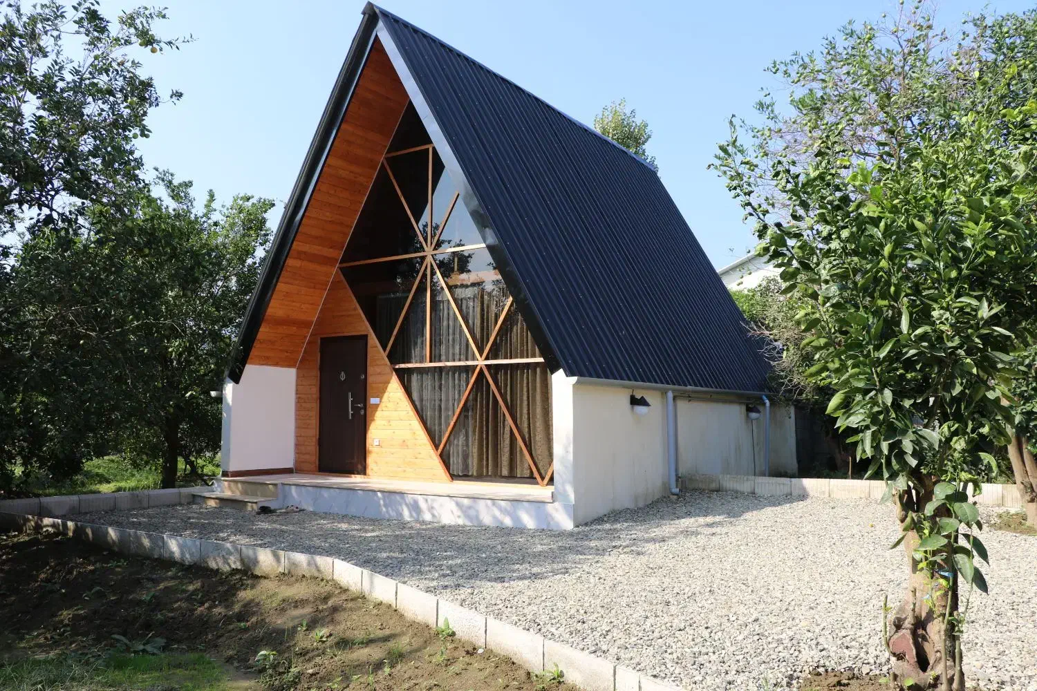 اجاره ویلا باغ سوئیسی|اجارهٔ کوتاه‌مدت ویلا و باغ|خرم‌آباد (تنکابن), |دیوار